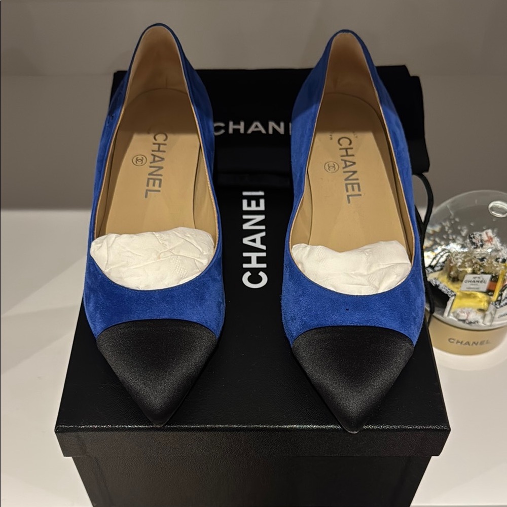 Gabrielle Chanel Suede Flats